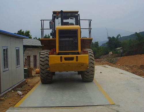 60噸汽（qì）車衡廠家 半掛（guà）車稱重（chóng）地磅（páng）尺寸定製