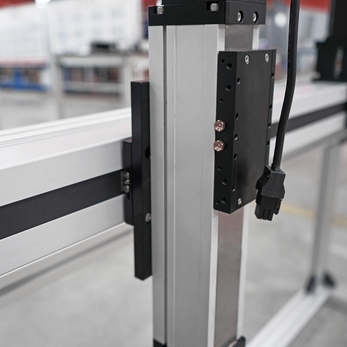 定（dìng）製三軸龍門滑台