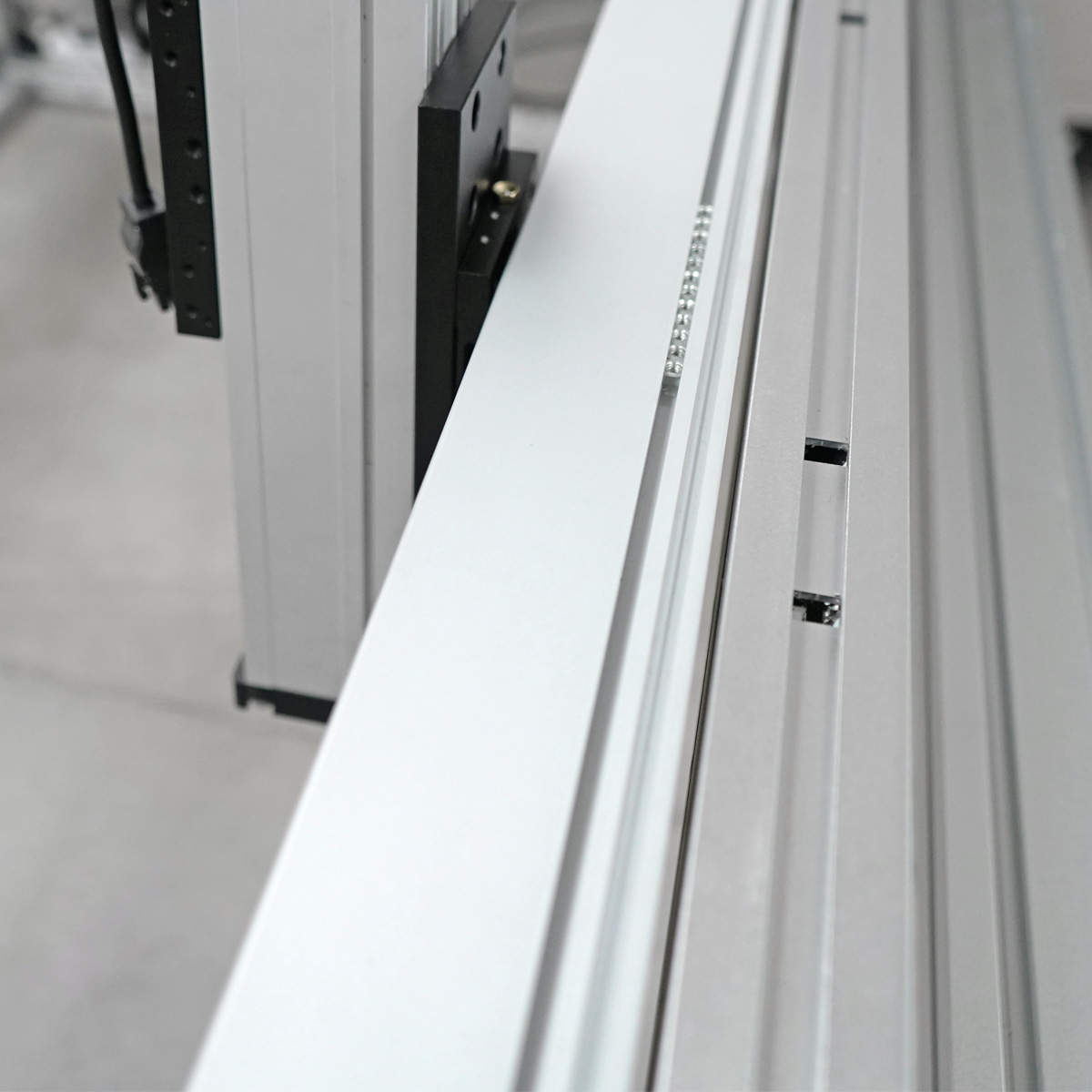 定製（zhì）三軸龍門（mén）滑台