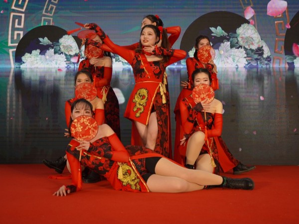 員工才（cái）藝展示